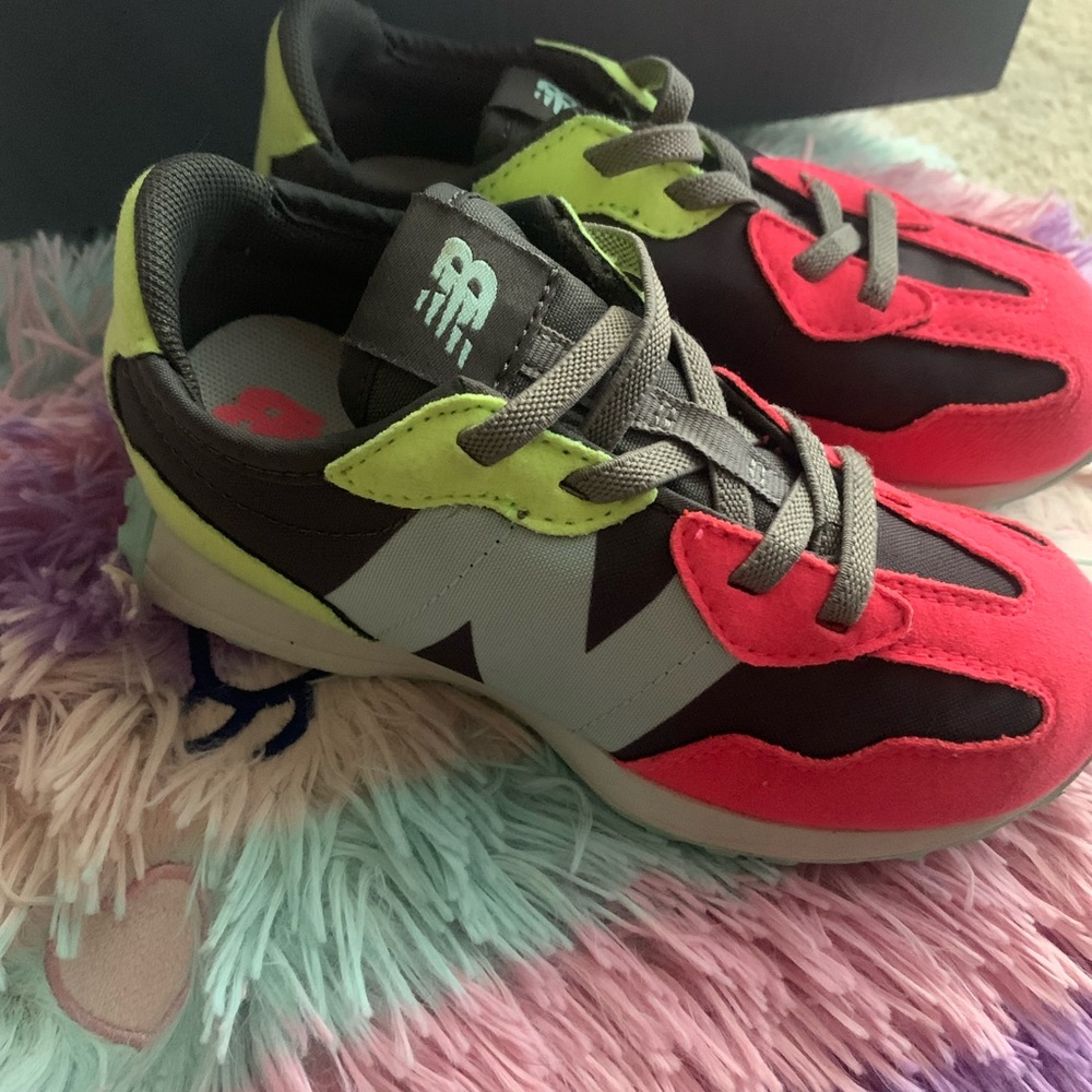 Kids  New Balance 327s Used but in Good Condition.